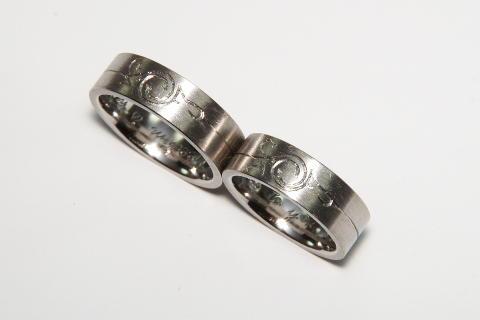 Kundendesign in Weißgold mit Außengravur