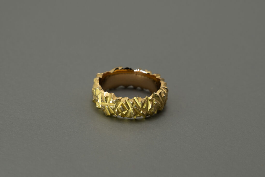 the rock Ring breit Gold