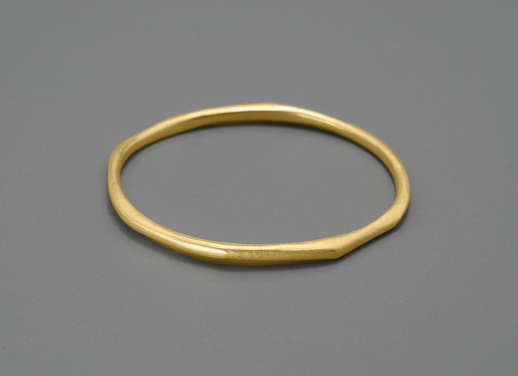 goldener Armreif "silk"