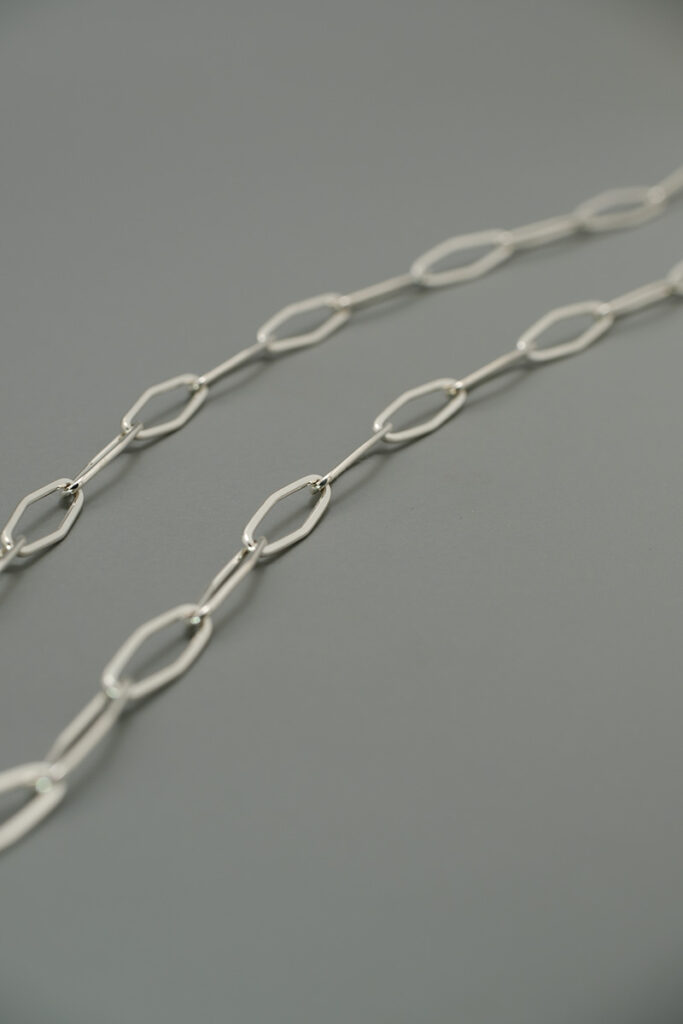 Handgearbeitete Rautenkette Silber