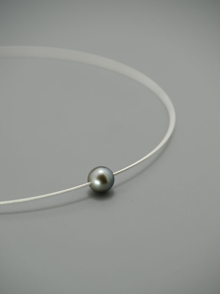 Halsreif aus Silber mit Tahitiperle