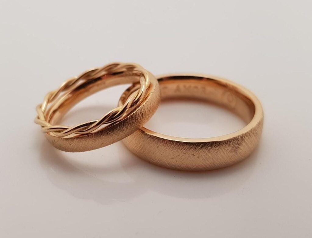 Apricotgold mit Kordelring